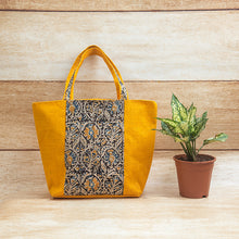 Load image into Gallery viewer, Jute Bags - Kalamkari Patch